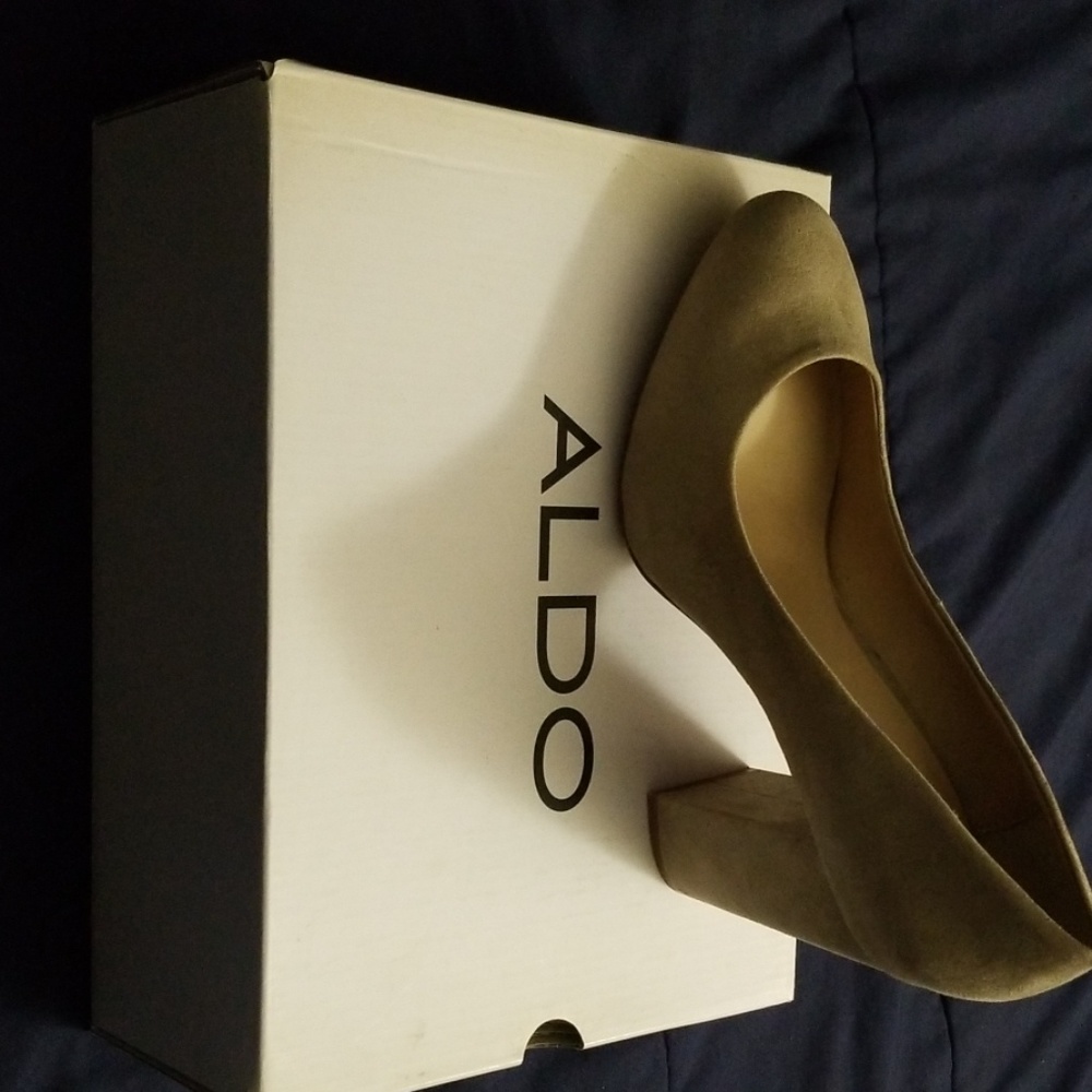 ALDO SHOES. 8.5 NEW